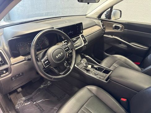 Used 2022 Kia Sorento S w/ Panoramic Sunroof Package AWD/4WD image 13