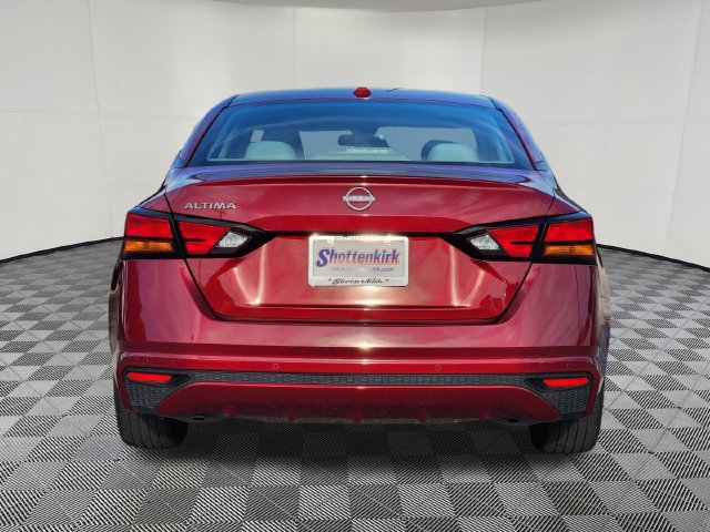 Used 2025 Nissan Altima 2.5 SV FWD image 6