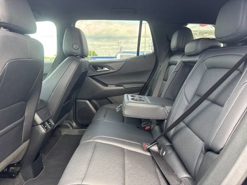 Used 2026 Chevrolet Equinox LT w/ Convenience Package II FWD image 11