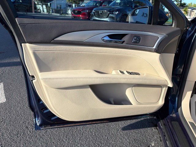 Used 2017 Lincoln MKZ Premiere AWD/4WD image 12