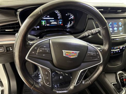 Used 2018 Cadillac XT5 Premium Luxury FWD image 36