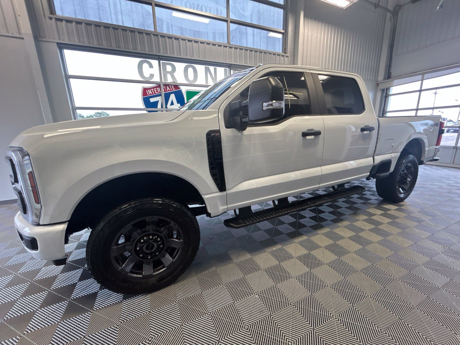 Used 2024 Ford F250 XL w/ STX Appearance Package AWD/4WD image 3