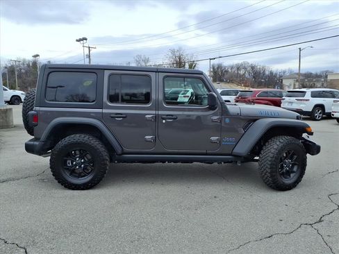Used 2025 Jeep Wrangler Willys image 3