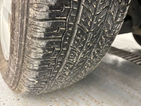 Used 2019 Dodge Journey SE image 49