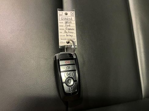 Used 2025 Ford Explorer Active w/ Active Comfort Package AWD/4WD image 33
