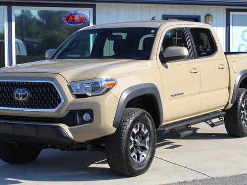 Used 2019 Toyota Tacoma TRD Off-Road RWD image 1