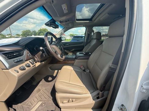 Used 2017 Chevrolet Suburban Premier AWD/4WD image 12