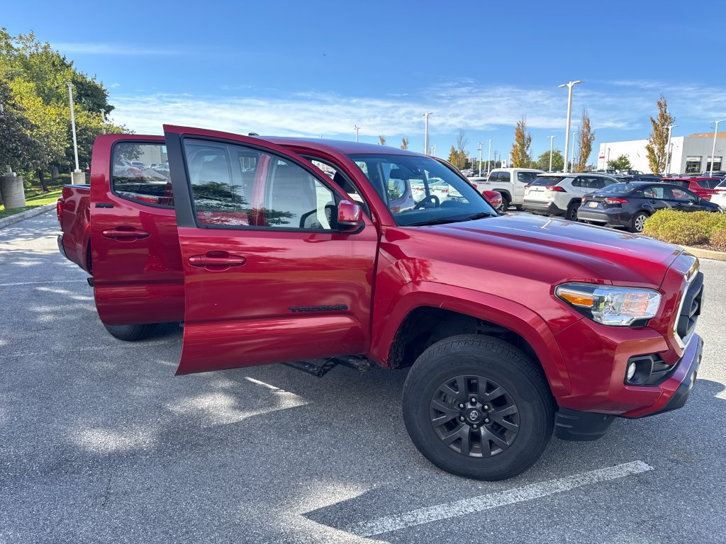 Used 2023 Toyota Tacoma SR5 AWD/4WD image 33