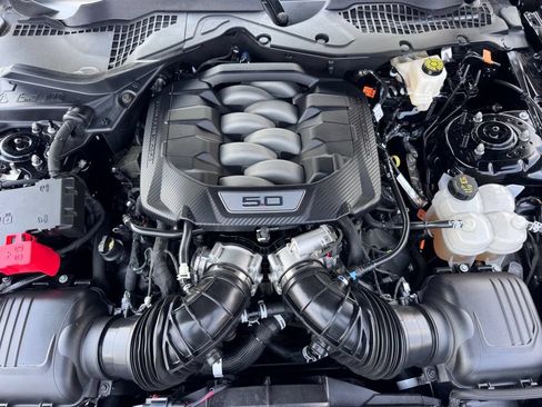 Used 2025 Ford Mustang GT Premium RWD image 34