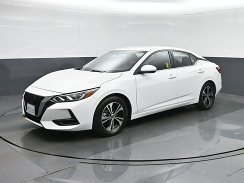Used 2023 Nissan Sentra SV image 3