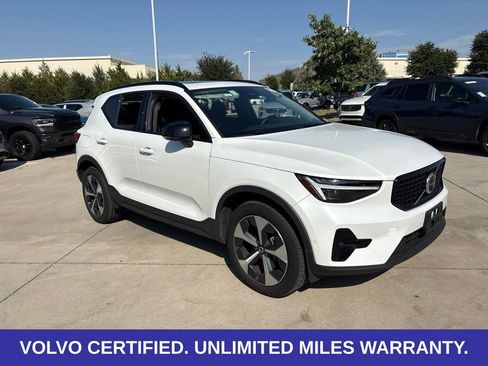 Certified 2026 Volvo XC40 B5 Plus AWD/4WD image 4