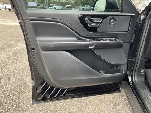 Used 2023 Lincoln Aviator Reserve image 12