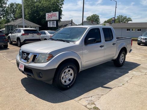 Used 2015 Nissan Frontier S RWD image 7