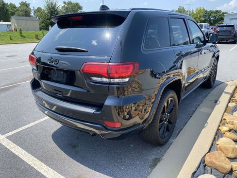 Used 2021 Jeep Grand Cherokee Laredo X RWD image 7