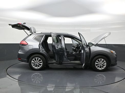 Used 2017 Nissan Rogue SV FWD image 29