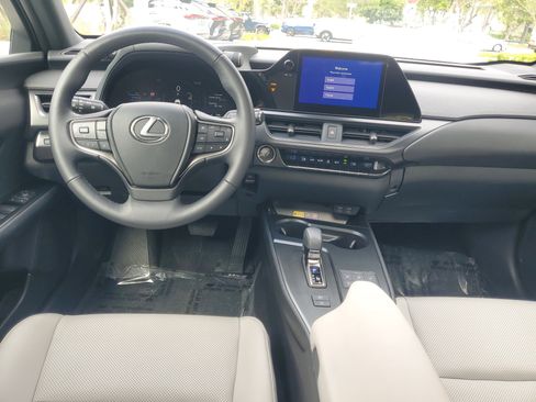 Used 2025 Lexus UX 300h FWD w/ Accessory Package (Z1) image 10