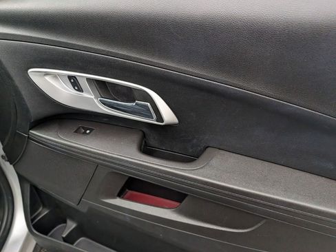 Used 2017 Chevrolet Equinox LS FWD image 19