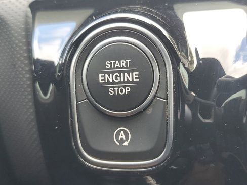 Used 2021 Mercedes-Benz CLA 250 4MATIC image 35