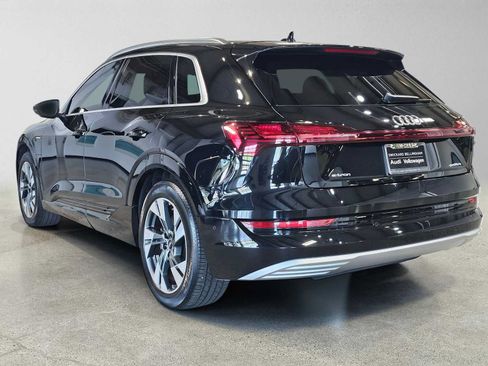 Used 2023 Audi e-tron Premium Plus w/ Premium Plus Package AWD/4WD image 5