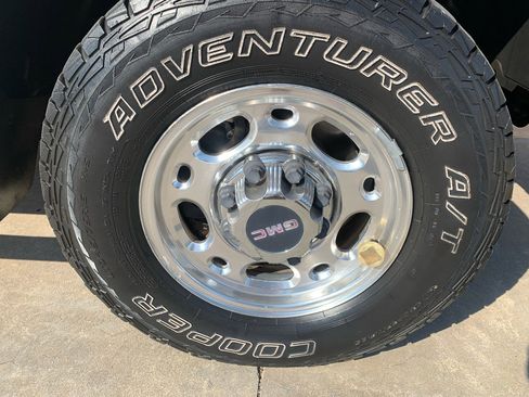 Used 2005 GMC Sierra 2500 SLE image 11