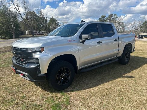 Used 2022 Chevrolet Silverado 1500 LT Trail Boss w/ Convenience Package II image 2