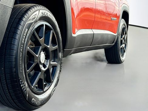 Used 2020 Jeep Renegade Latitude image 16