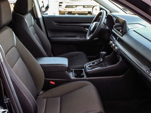 Used 2025 Honda CR-V LX image 39