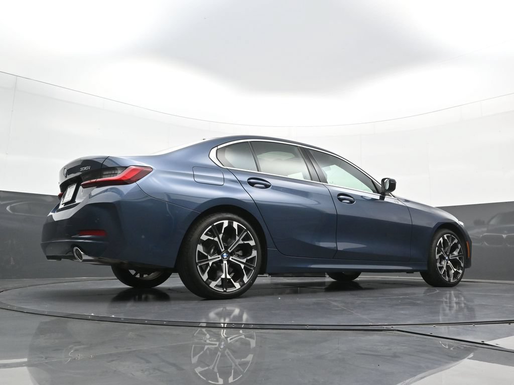 Used 2026 BMW 330i xDrive Sedan AWD/4WD image 27