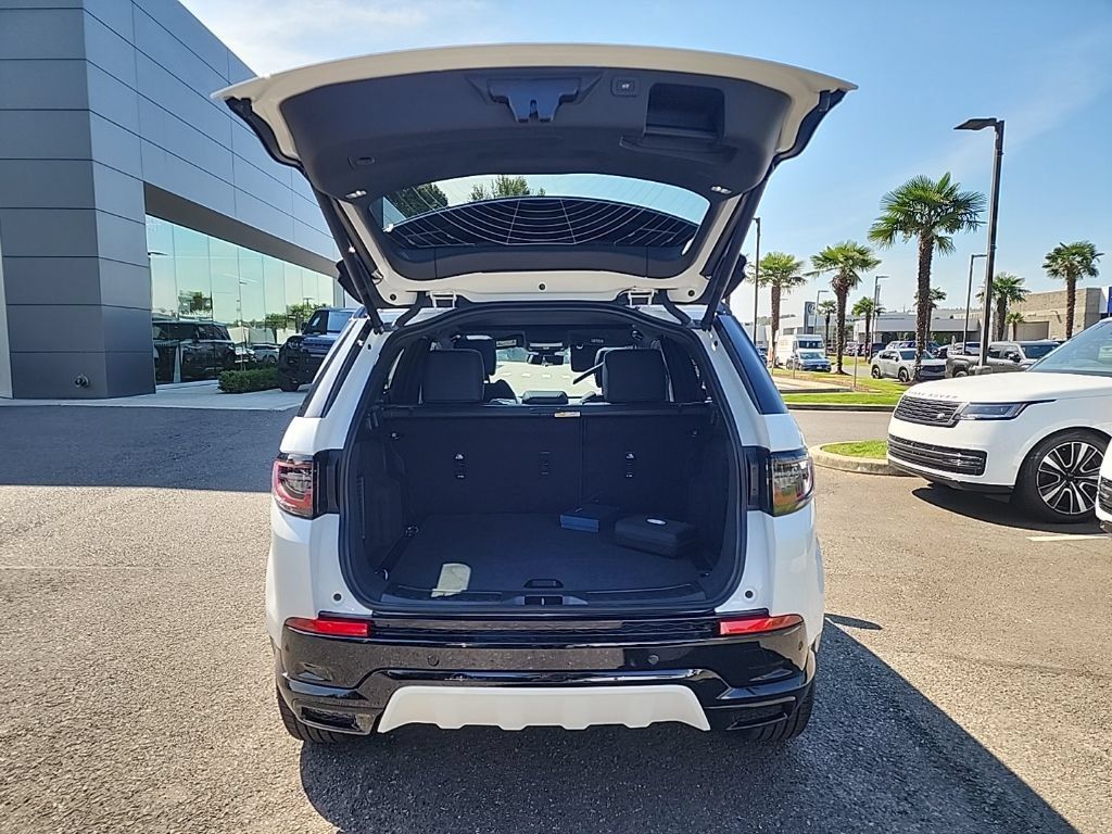 New 2026 Land Rover Discovery Sport Landmark AWD/4WD image 16