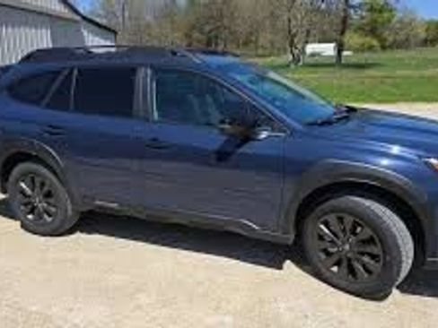 Certified 2025 Subaru Outback Onyx Edition AWD/4WD image 3