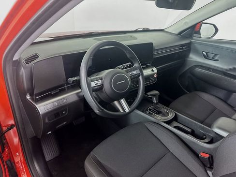 Certified 2025 Hyundai Kona SEL image 9