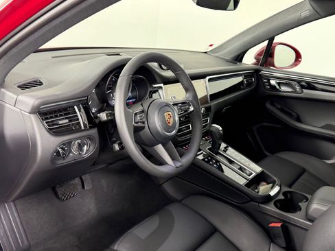 New 2026 Porsche Macan image 4