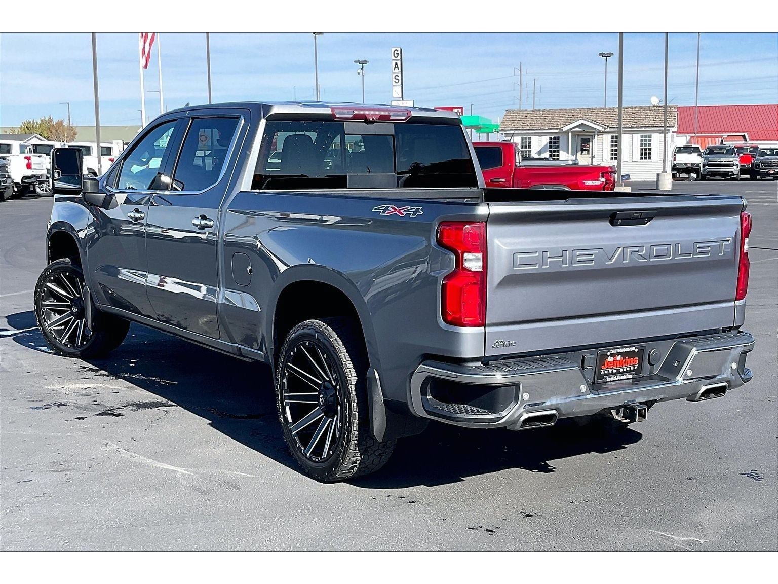 Used 2020 Chevrolet Silverado 1500 LTZ w/ LTZ Plus Package AWD/4WD image 12