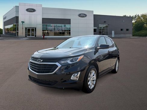 Used 2019 Chevrolet Equinox LT w/ Driver Convenience Package FWD image 1