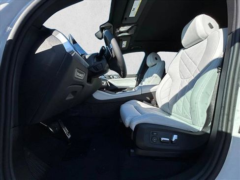 New 2026 BMW X5 xDrive40i w/ M Sport Package image 4