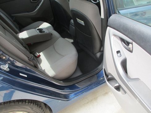 Used 2014 Hyundai Elantra SE w/ Option Group 02 FWD image 21
