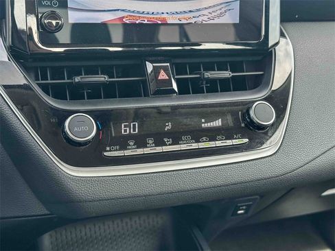Certified 2024 Toyota Corolla LE image 31