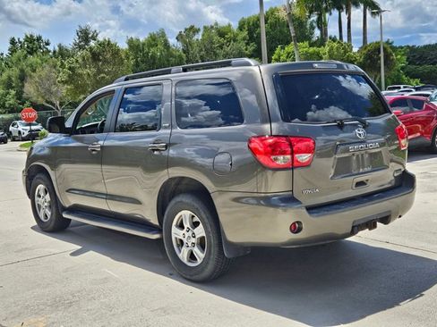 Used 2008 Toyota Sequoia SR5 w/ Towing Pkg AWD/4WD image 7