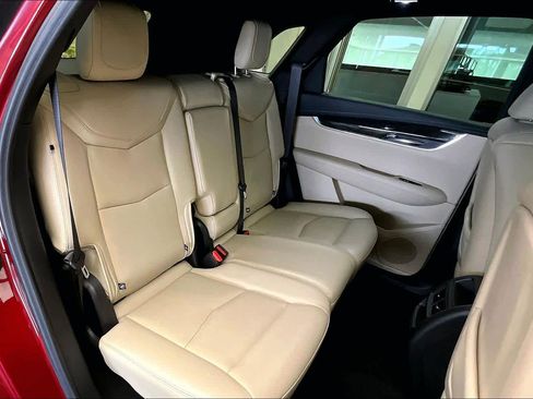 Used 2019 Cadillac XT5 FWD image 19