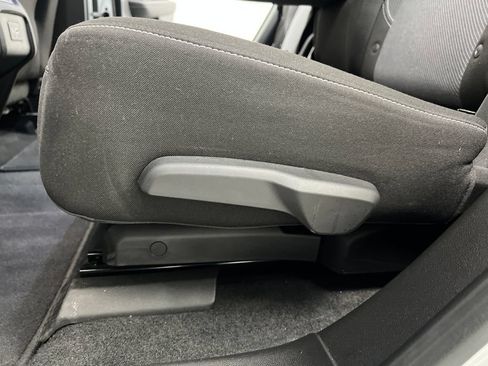 Used 2025 Chevrolet Blazer LT FWD image 18