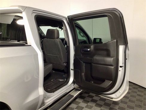 Used 2020 Chevrolet Silverado 1500 LT image 28