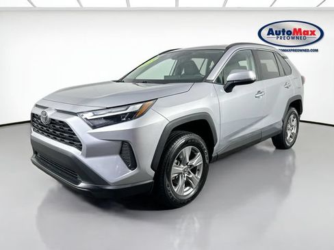 Used 2024 Toyota RAV4 XLE AWD/4WD image 4