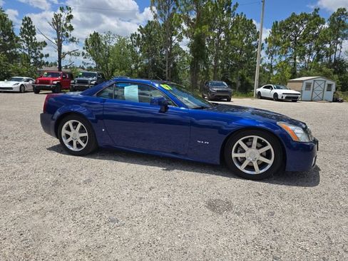 Used 2007 Cadillac XLR RWD image 2