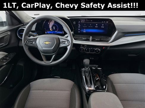 Used 2025 Chevrolet Trax LT image 21