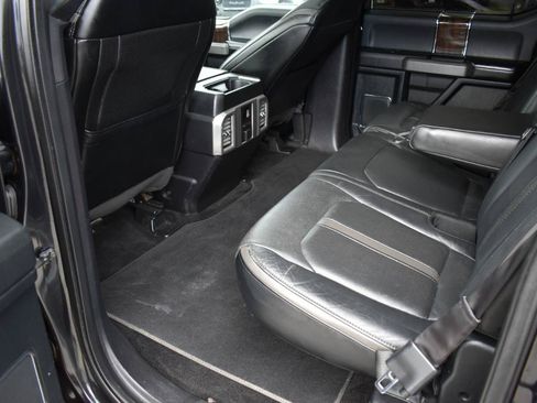 Used 2015 Ford F150 Platinum w/ Equipment Group 701A Luxury AWD/4WD image 27
