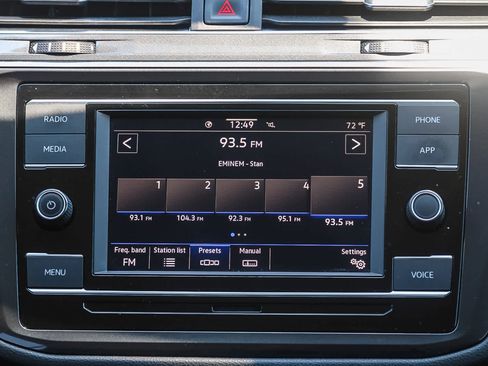 Used 2022 Volkswagen Tiguan S image 14