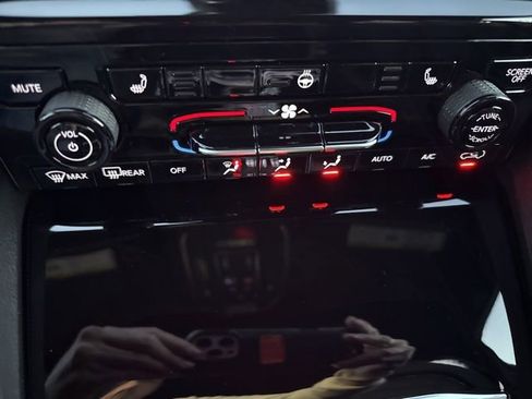 New 2025 Jeep Grand Cherokee Altitude image 30