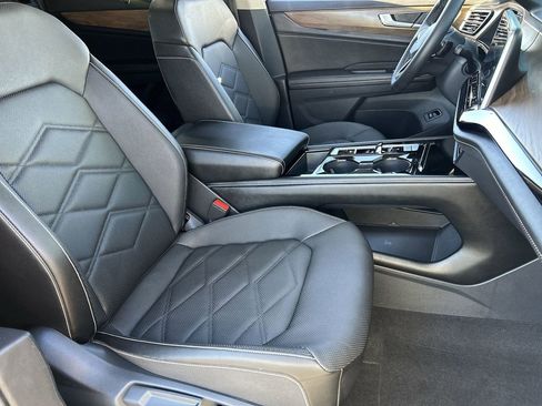 Certified 2024 Volkswagen Atlas SE AWD/4WD image 8