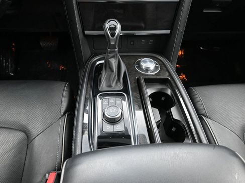 Used 2024 INFINITI QX80 Luxe image 17