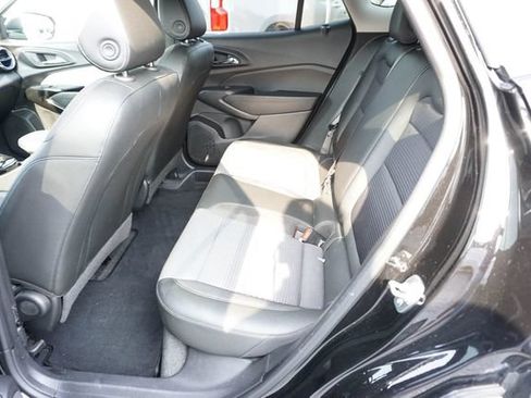 Used 2025 Chevrolet Trax LT w/ Driver Confidence Package FWD image 9